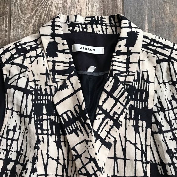 𝅺ANTHROPOLOGIE J Brand graffiti print vest size 6 - Picture 3 of 9